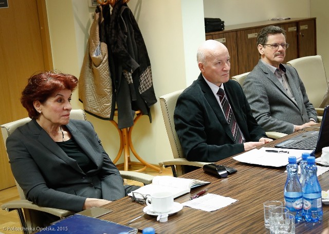 Pomysłodawcą powołania Centrum był prof. Waldemar Skomudek (w środku). Obok prof. Zbigniew Borysiuk i prof. Stefania Grzeszczyk.