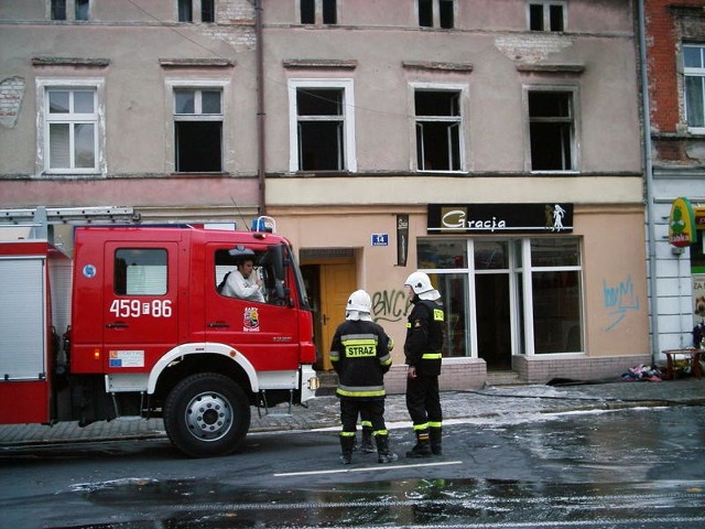 Sześć zastępów straży gasiło pożar przy ul. Podchorążych.