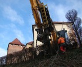 Oświęcim. Wzmacniają wzgórze pod zamkiem, żeby się nie osunęło [ZDJĘCIA]