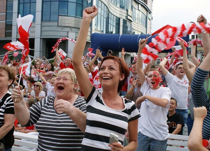 Mecz Polska - Grecja w inowrocławskiej strefie kibica [zdjęcia]