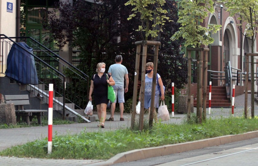 Maseczki, dzień 1 w Rudzie Śląskiej. Ulice podzielone....