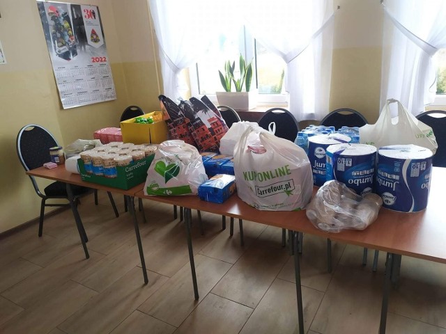 Mieszkańcy Solca i okolicznych miejscowości bardzo mocno zaangażowali się w akcję pomocy uchodźcom z Ukrainy. Woda, jedzenie, ubrania, zabawki, artykuły higieny osobistej - to tylko niektóre z przyniesionych przez nich darów.