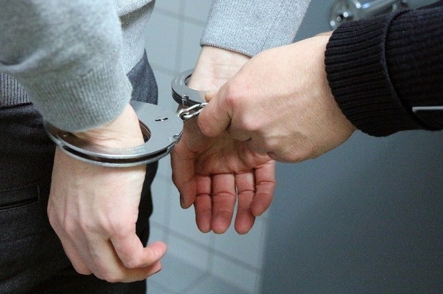 Policjanci z Opola zatrzymali mężczyznę, który znęcał się nad rodziną.