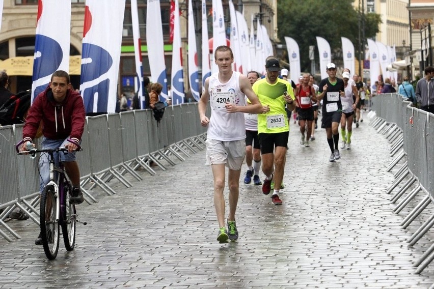 Maraton Wrocław - ZDJĘCIA - zawodnicy z numerami 4201 - 4500