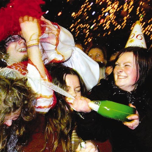 Tym, którzy nie wybiorą się na zorganizowane bale pozostaje szampańska zabawa na świeżym powietrzu.