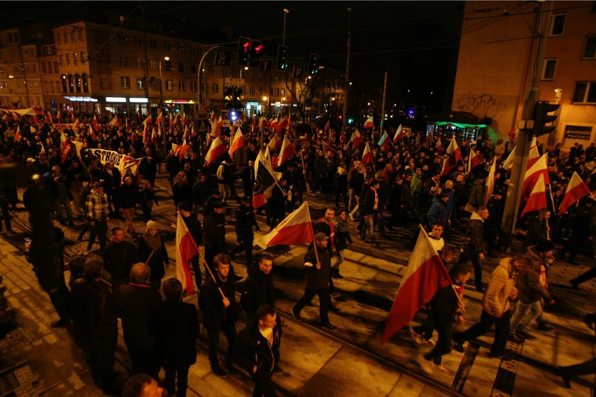 W marszu narodowców we Wrocławiu uczestniczyło ok. 8 tys....