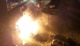 Białystok. Pożar samochodu na Nowym Mieście. Akcja gaśnicza Straży Pożarnej [ZDJĘCIA]