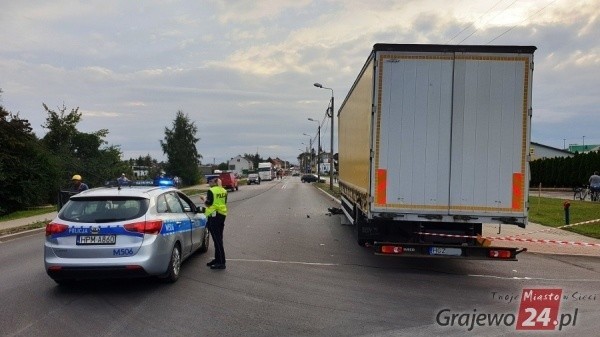 Wypadek w Grajewie. Kierujący ciężarówką uderzył w słup energetyczny na ul. Kopernika (zdjęcia)