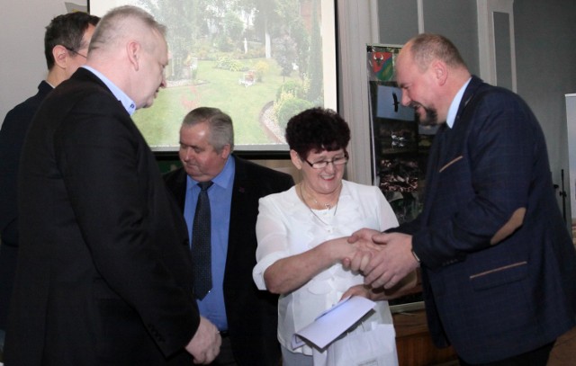 Laureaci konkursu "Piękna zagroda 2016" odebrali nagrody w grudziądzkim starostwie.