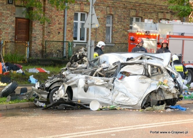 Grajewo. Wypadek na ul. Piłsudskiego. Karambol na ul. Piłsudskiego. Zderzyło się 6 pojazdów (zdjęcia)