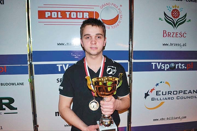 Konrad Piekarski na czele krajowej rywalizacji w bilard