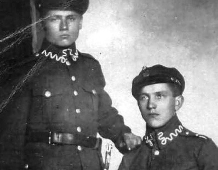 Franciszek Kozubal (z prawej) w legionach. Kwiecień 1919 roku.