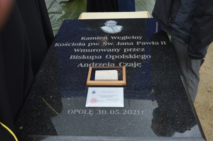 Opole. Kamień węgielny dla kościoła św. Jana Pawła II został poświęcony