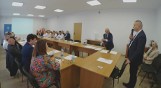 Pierwsza sesja Rady Miejskiej w Wyśmierzycach. Ślubowanie radnych i burmistrz. Damian Dąbrowski przewodniczącym. Zobacz zdjęcia