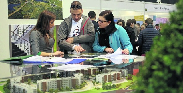 Młode rodziny mogły korzystać wcześniej z programu Rodzina na Swoim. Obecnie trwa jeszcze Mieszkanie dla Młodych, a jego następcą mają być Indywidualne Konta Mieszkaniowe