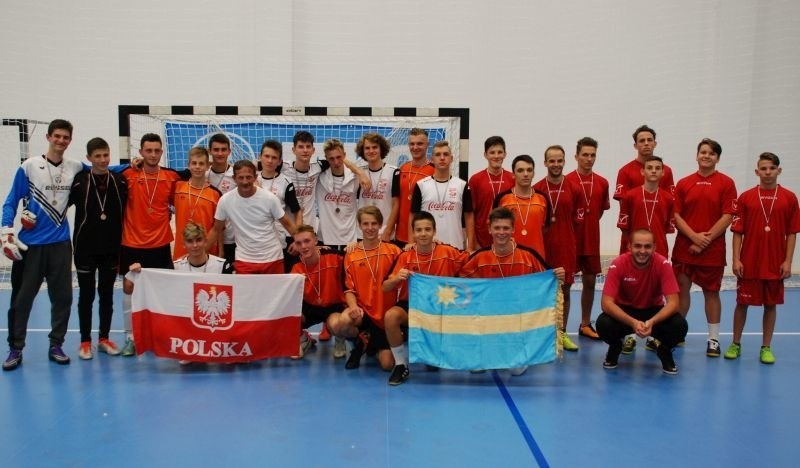 Uczniowie z Pińczowa na turnieju sportowym w węgierskim Tata