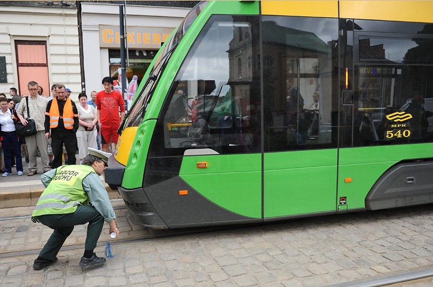 Mężczyzna był przytomny, kiedy pogotowie zabierało go do...