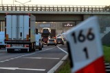 Wypadek na autostradzie A2. Autostrada w kierunku Warszawy całkowicie zablokowana