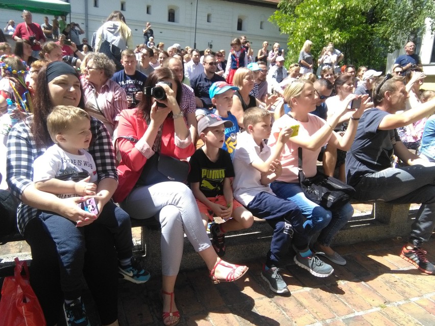 Kolorowy świat kultury ludowej. Przegląd Folkoru Wiejskiego w Toruniu [zdjęcia]