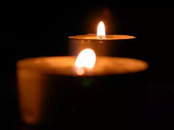 Odeszli na zawsze, trwają w naszej pamięci. W Święto Zmarłych, jak zwykle publikujemy nazwiska znanych osób z powiatu sandomierskiego, które odeszły na zawsze, ale trwają w pamięci. Przygotowując listę wspomnień posługiwaliśmy się przede wszystkim nekrologami i kondolencjami, które zamieściliście Państwo od 1 listopada 2018 do 31 października 2019 roku w „Echu Dnia”.  Na kolejnych slajdach przypominamy naszych zmarłych, którzy ciągle pozostają w pamięci.