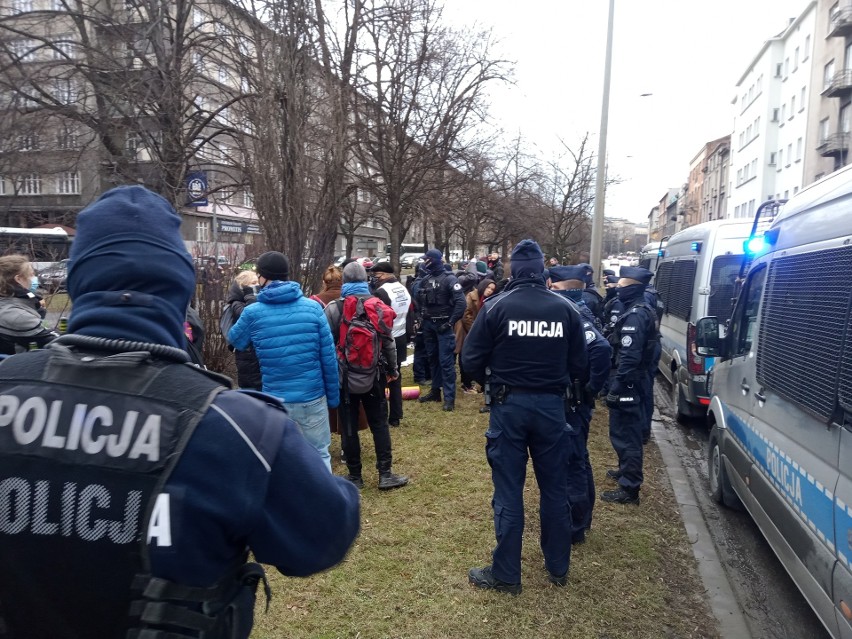 Kraków. Wielkie korki na Alejach Trzech Wieszczów. Protestujący blokowali przejazd