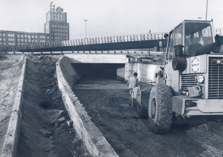 Budowa placu Społecznego we Wrocławiu