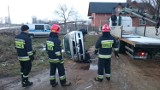 Gmina Wyśmierzyce. Tragedia w Ulaskach Stamirowskich. Auto wpadło do rzeki, 77-latek nie żyje