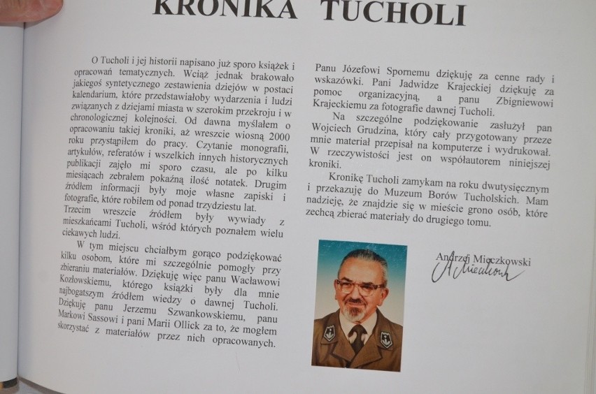 Andrzej Mieczkowski prezentuje kroniki Tucholi...