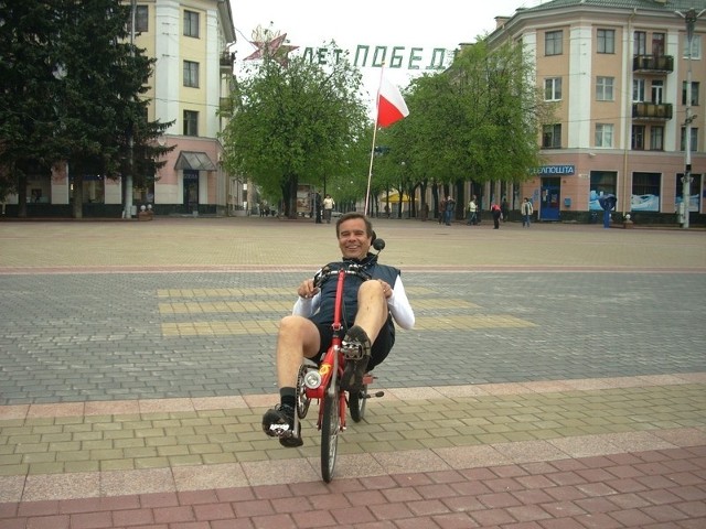 Sławomir Szewczyk swoim pojazdem wyróżniał się spośród innych rowerzystów