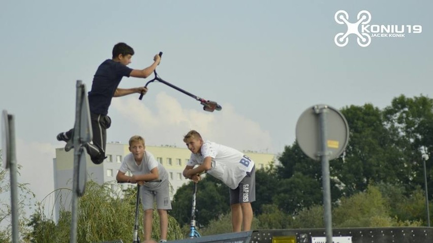 Młodzież kocha skatepark w Żorach. Niesamowite zdjęcia podniebnych ewolucji autorstwa Jacka Konika