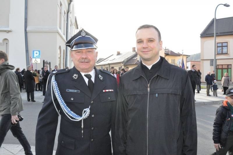 Stary Sącz. Odsłonili tablicę upamiętniającą Stanisława Mazana, założyciela Powiatowej Szkoły Pożarniczej [ZDJĘCIA]