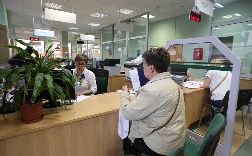 System emerytalny jest fatalny dla tych, którzy skorzystali z niego w czerwcu. Stracili wiele pieniędzy. ZUS pomógł nam policzyć ile...