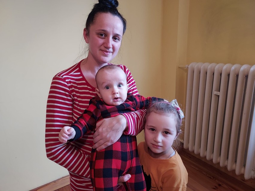 Pierwsi uchodźcy z Ukrainy już są w Sandomierzu. To cztery młode kobiety - trzy siostry i dzieci. Zobaczcie zdjęcia    