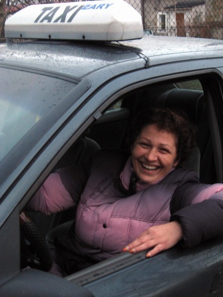 Mariola Liszka od lat jest kierowcą taksówki. Nigdy nie przejmowała się uwagami innych kierowców.