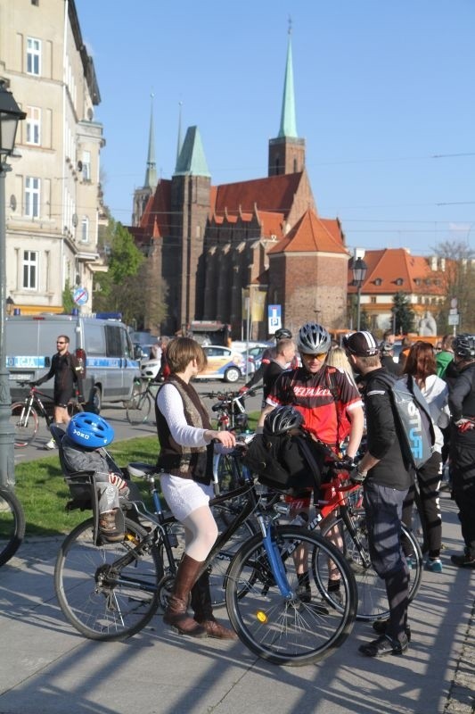 Masa Krytyczna przejechała przez miasto (ZDJĘCIA)