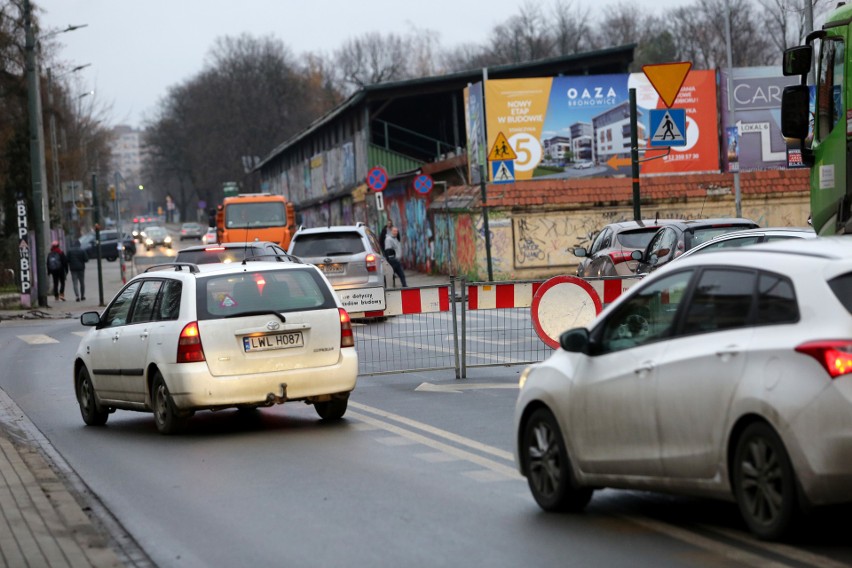 Urzędnicy tłumaczą korki tym, że kierowcy jeżdżą na pamięć