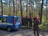 "Niezidentyfikowany obiekt wojskowy" w lesie pod Bydgoszczą. Na miejscu wojsko i policja [zdjęcia]