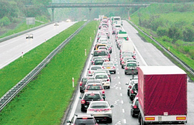 Korki na autostradzie A4 w stronę Opola to częsty widok. Nikt nam jednak nie zwróci opłaty