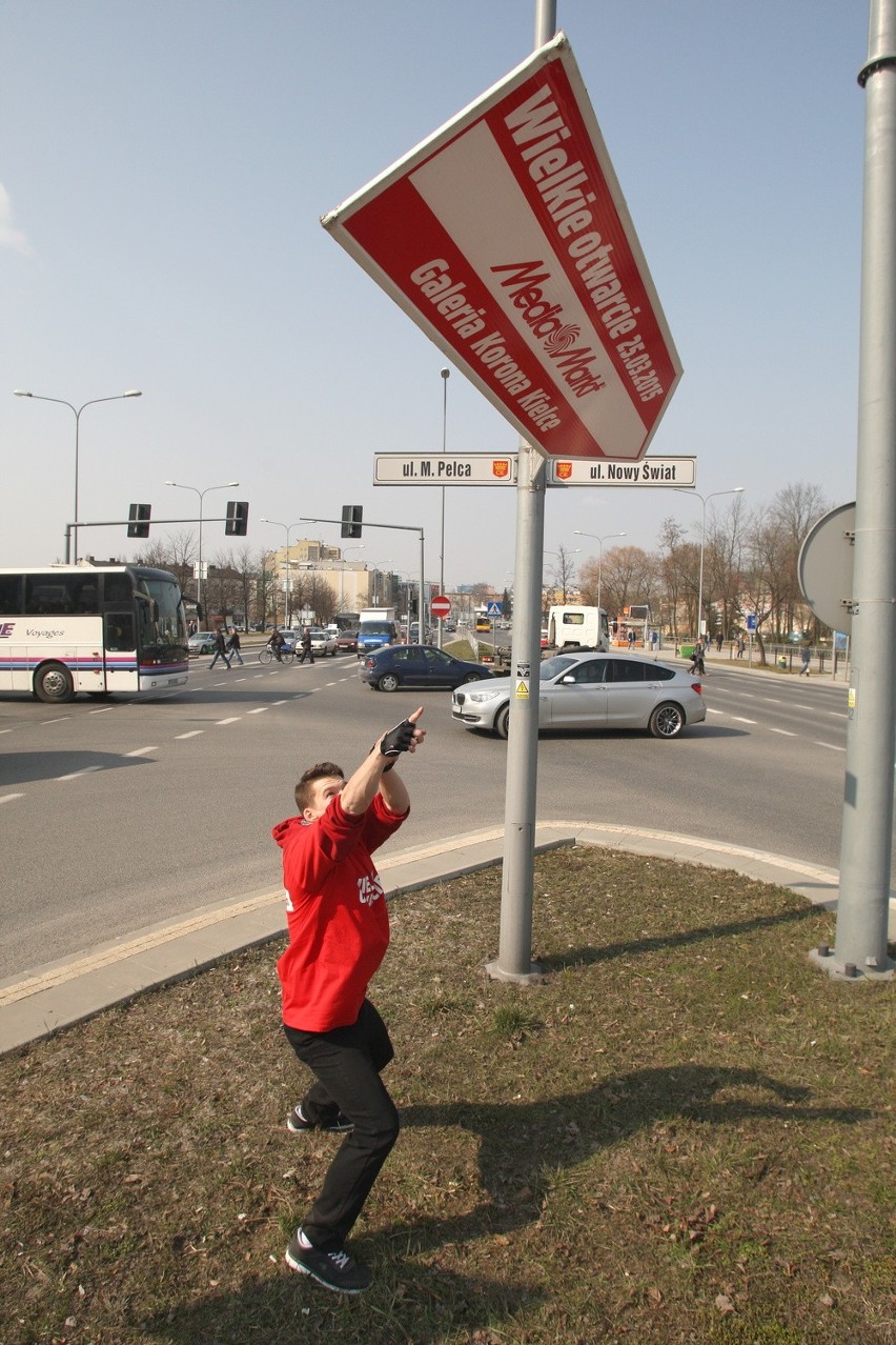 Pokaz żonglerki - reklama Media Markt w Kielcach