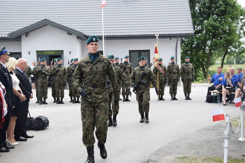 Mieszkańcy uhonorowali 11 chłopów z Masłomiącej zamordowanych w obozie Gross-Rosen [ZDJĘCIA]