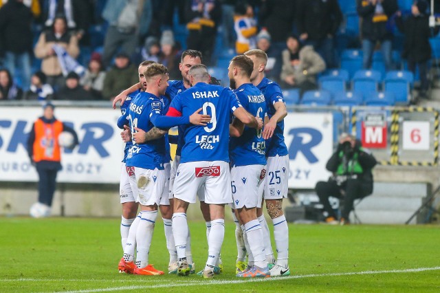 Lech Poznań rozbił przy Bułgarskiej bardzo słabą Lechię Gdańsk 5:0Zobacz oceny zawodników Lecha Poznań--->