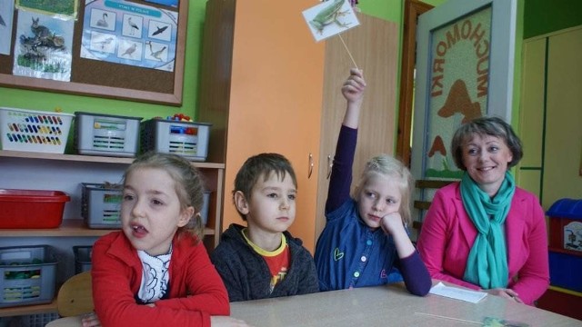 Przedszkolaki z "Bajki&#8221; - Oliwia Sutowska, Igor Meyer i Zofia Żuchowska znały odpowiedzi na wszystkie pytania.