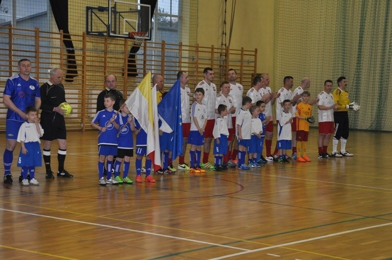 Reprezentacja Polski w futsalu podróżuje po kraju, gdzie...