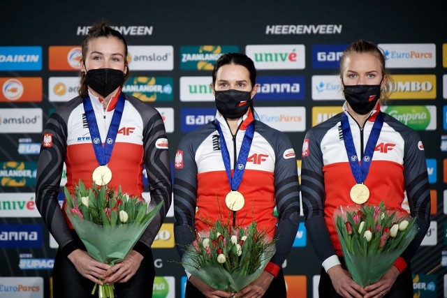 Karolina Bosiek Mistrzynią Europy. Tomaszowianka Karolina Bosiek oraz Andżelika Wójcik i Kaja Ziomek zdobyły złoty medal na Mistrzostwach Europy 2022 w łyżwiarstwie szybkim w sprincie drużynowym.