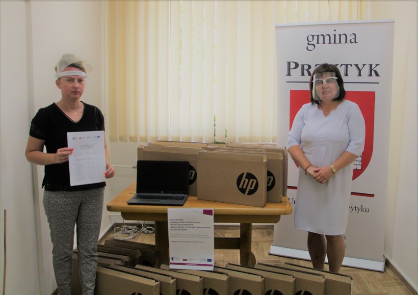 Gmina Przytyk otrzymała komputery dla uczniów szkół podstawowych 
