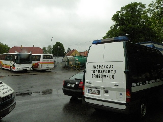 Inspektorzy transportu drogowego dokładnie wzięli pod lupę autobusy sulęcińskiej placówki PKS