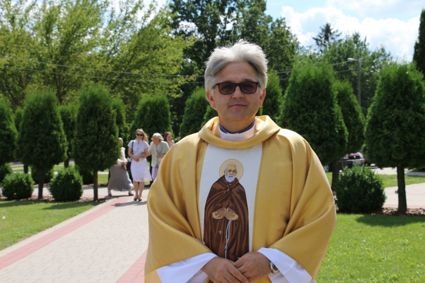 Pierwszą mszę świętą w parafii św. Brata Alberta w Makowie Mazowieckim odprawił nowy proboszcz