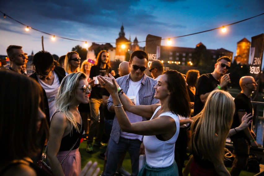 Kraków. Roof Party, czyli impreza na dachu z Wawelem w tle [ZDJĘCIA]