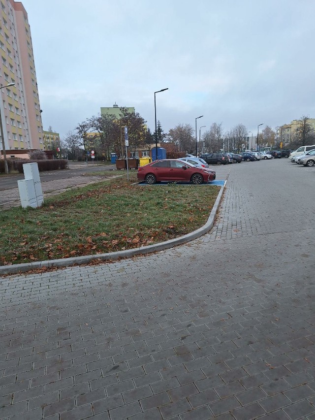 Parking przy ul. Zarembiny. Zdjęcie pochodzi z zasobów Fordońskiej Spółdzielni Mieszkaniowej