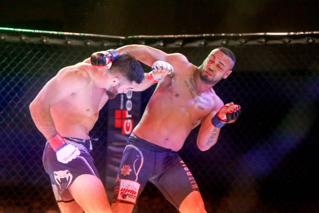 Czeczen Said Magomed Abdulkadirov pokonał przez TKO Brazylijczyka Maikona Gustavo “La Pesadilla” Fortunato Lapa podczas gali MMA Carpathian Warriors 5 w Rzeszowie